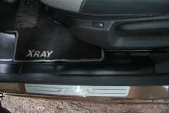    4. Lada X-RAY(  )